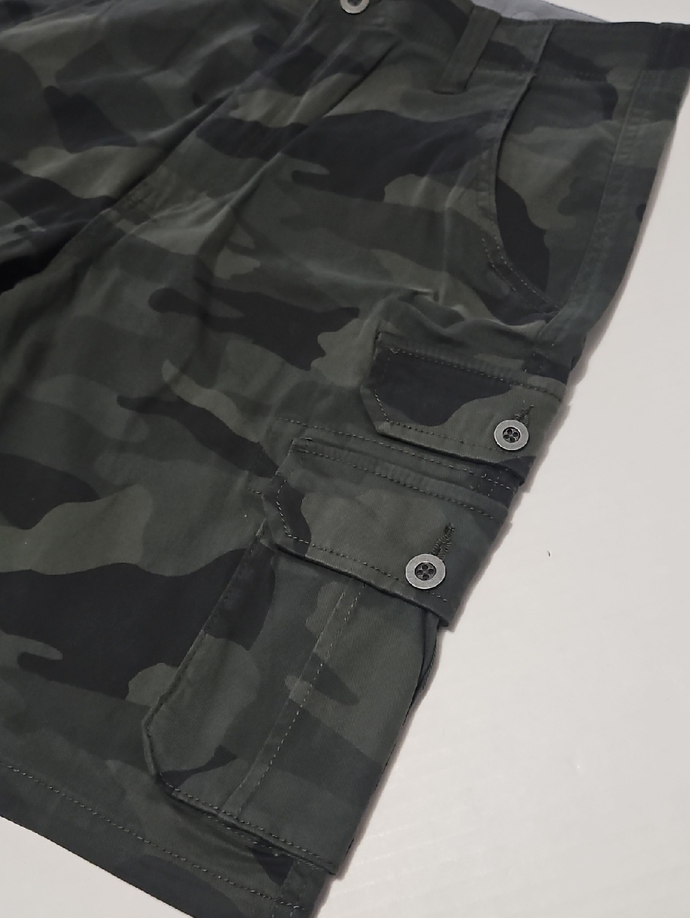 Iron Clothing Co Jungle  Green Camo Men's Stretch Cargo Shorts Size 32 - Picture 2 of 12